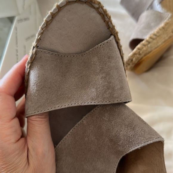 ANDRE’ ASSOUS Brand New Reese Wedges Espradrilles Taupe Suede - Picture 10 of 10